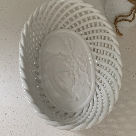 BEAUTIFUL VINTAGE ITALIAN MADE PORCELAIN‎ BASKET SIGNED - Picture 4 of 11